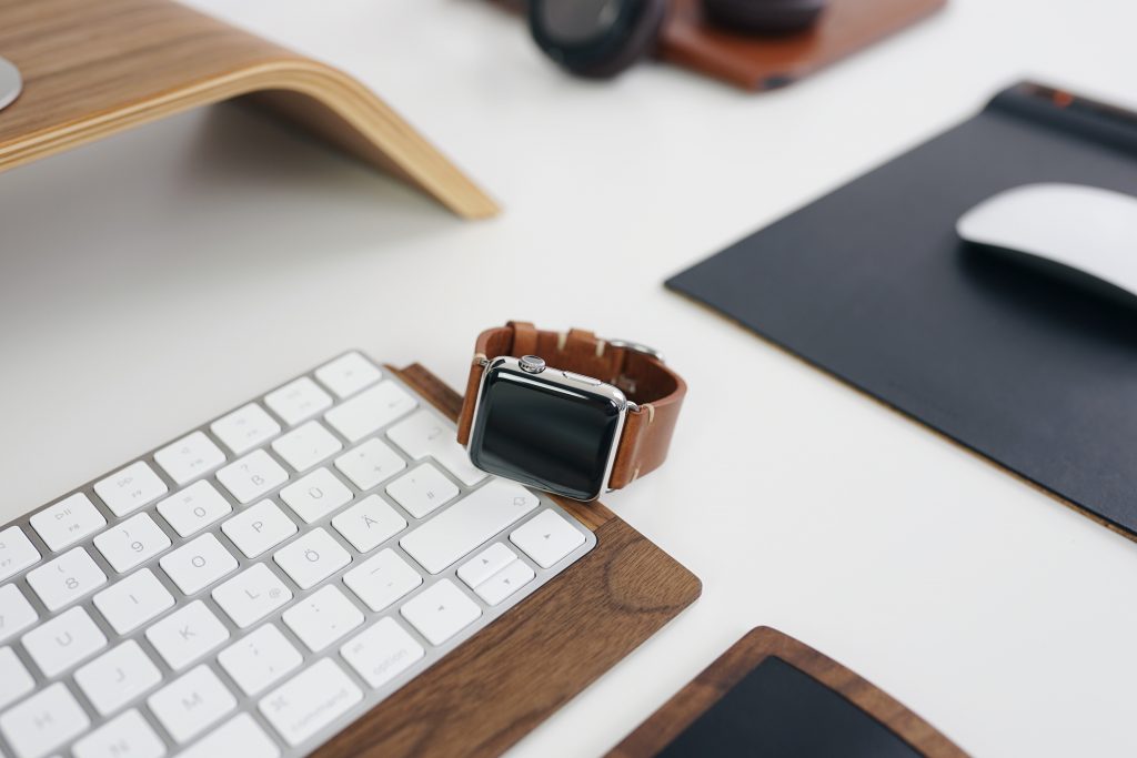 Montre en bois : le phénomène qui séduit les amateurs de montres et de mode