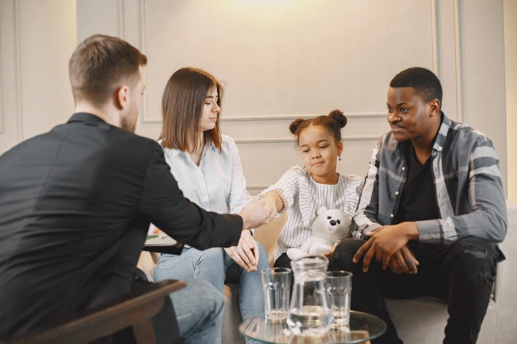 Conflits de séparation : Comment la médiation familiale apaise les tensions (Études de cas)
